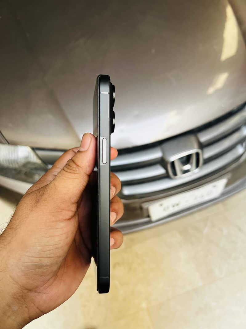 iPhone 15 Pro Max 3