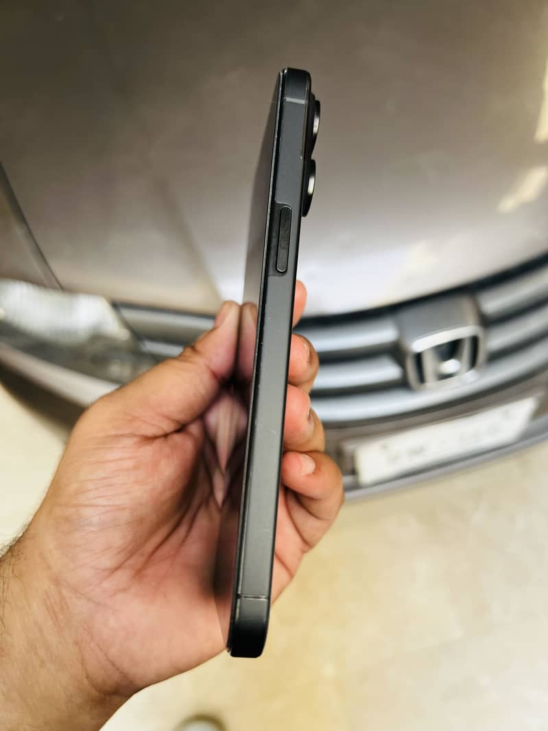 iPhone 15 Pro Max 6