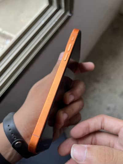 Apple iPhone XR contact WhatsApp