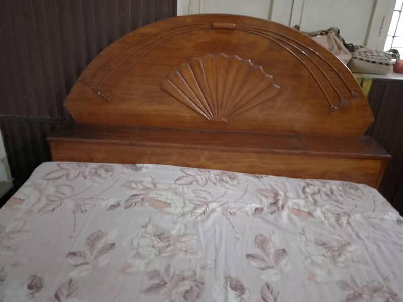 Double bed without matres 0