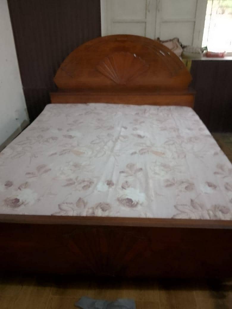 Double bed without matres 1