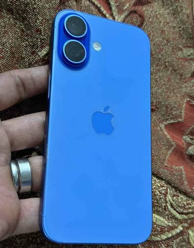 Apple iPhone 16