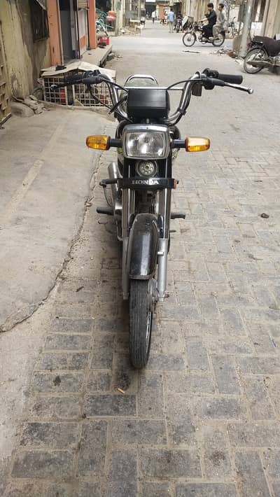 HONDA CD 70 2023