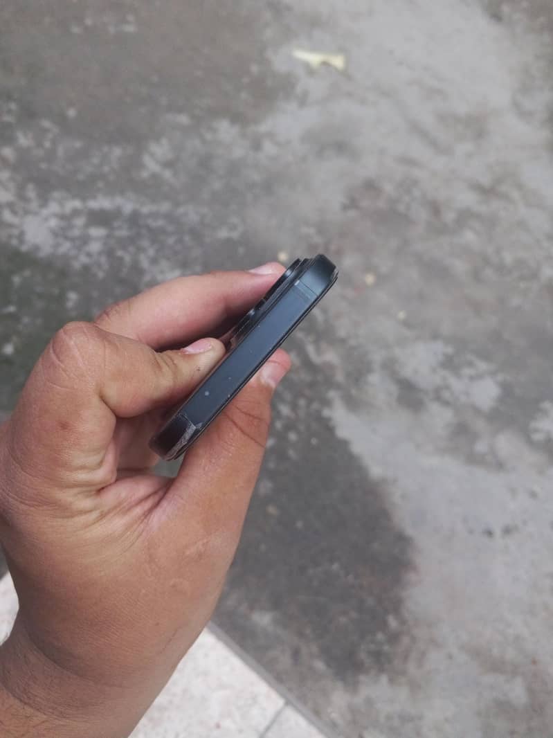 Apple iPhone 15 3