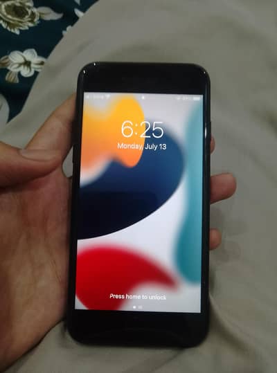 Apple iPhone 7 (128GB) Non-Pta
