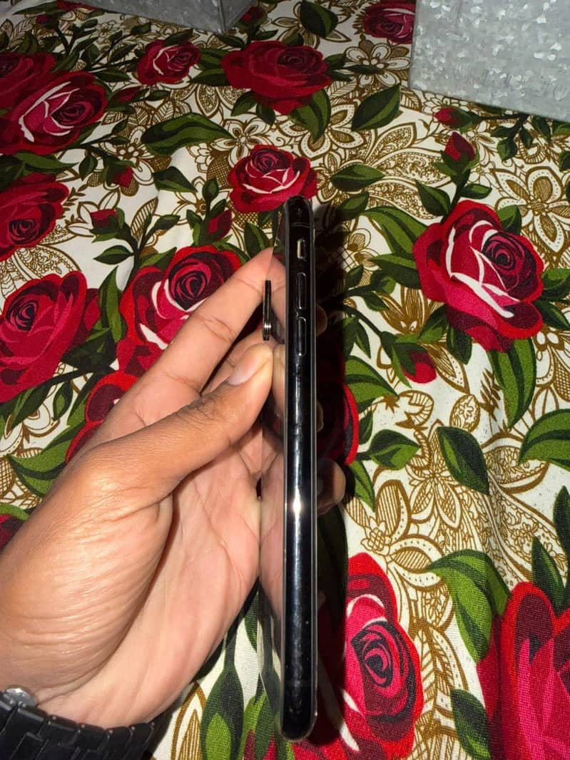 Apple iPhone X 3