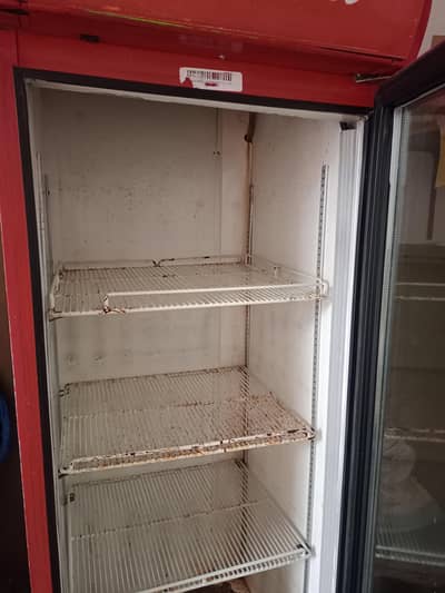 Glass door refrigerator
