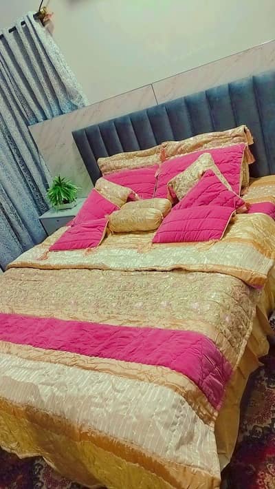 Fancy Bed Sheet pink and golden