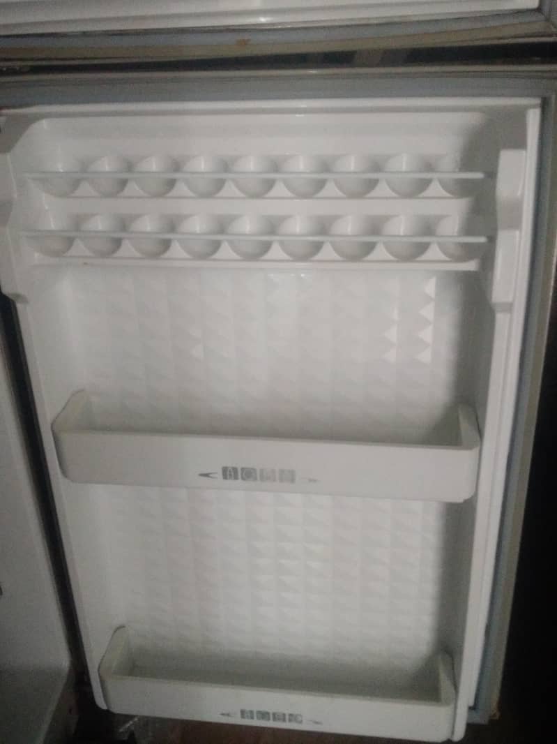 refrigerator 0