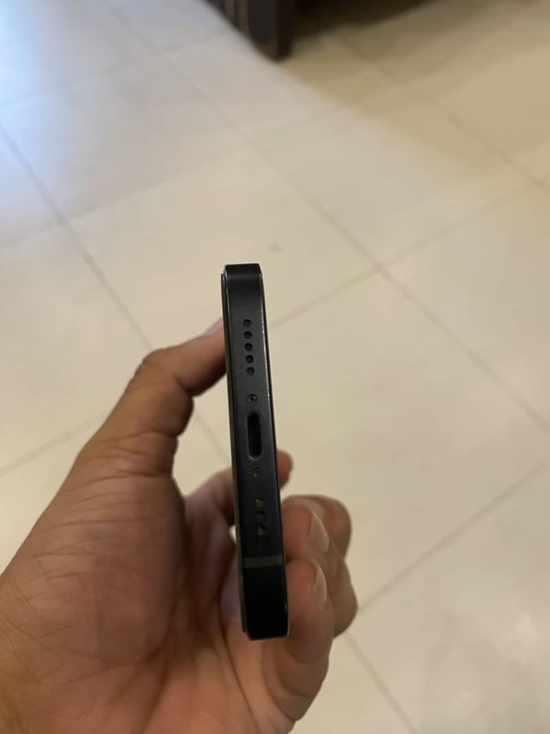 Apple iPhone 12 3