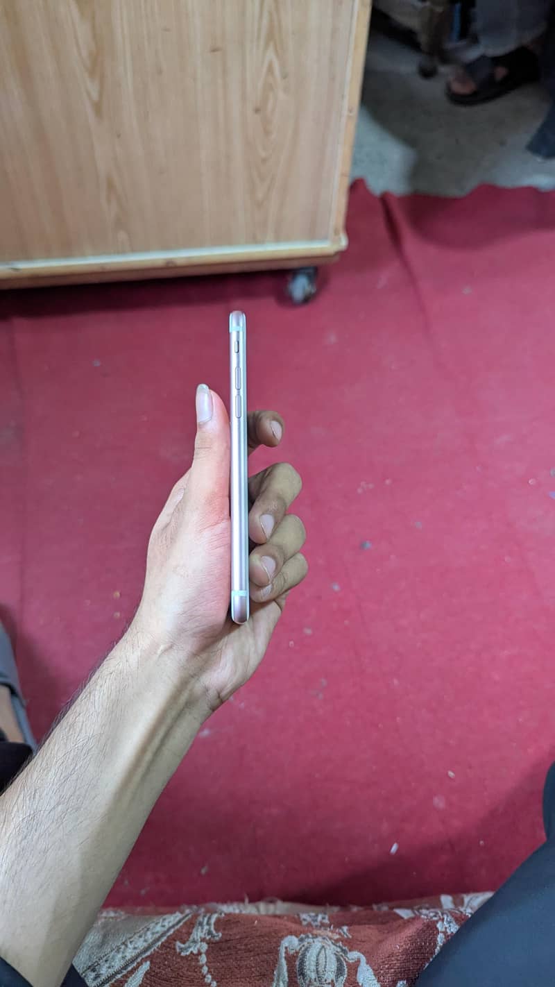 Apple iPhone 7 2