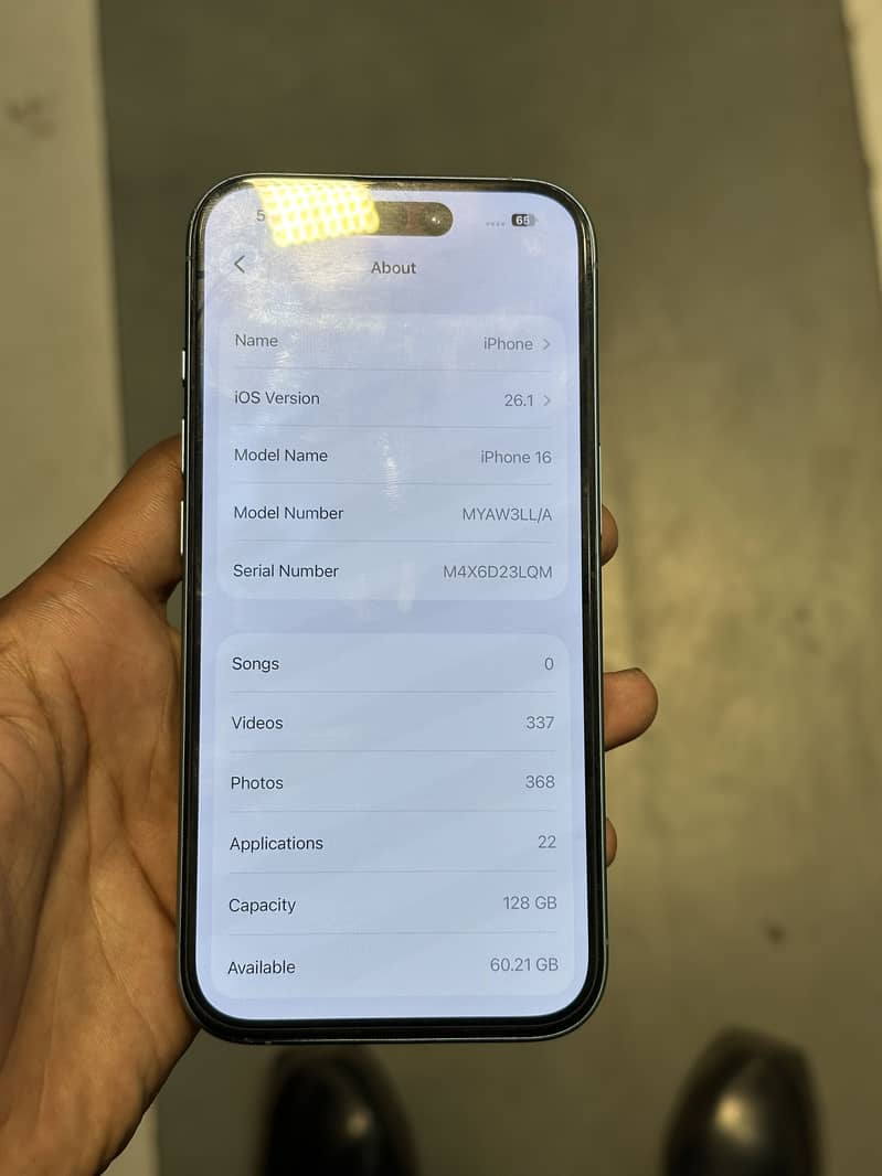 Apple iPhone 16 1