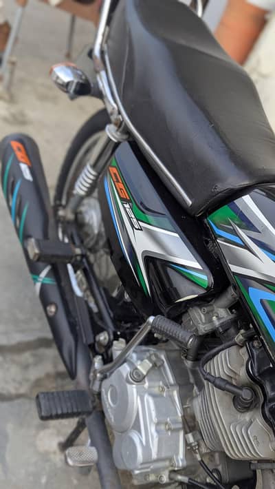 Honda 125 2023 model 10/10 almost fresh bike urgent sale