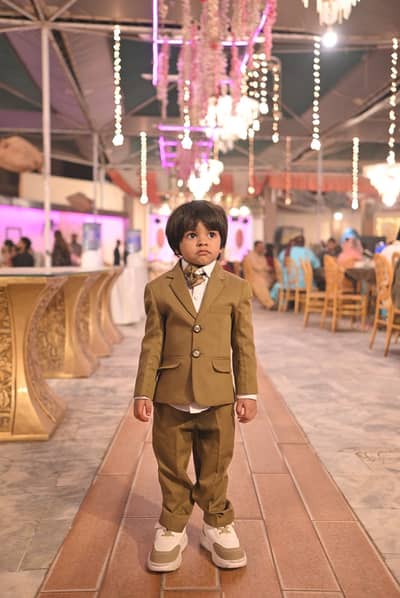 new 4 pcs coat pant set branded