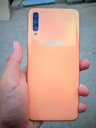 Samsung Mobile A70