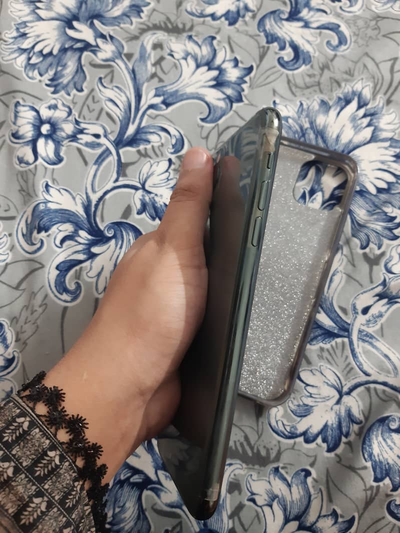 Iphone 11 Pro max 4
