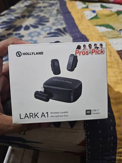 Hollyland LARK A1 Wireless Lavalier Microphone Duo