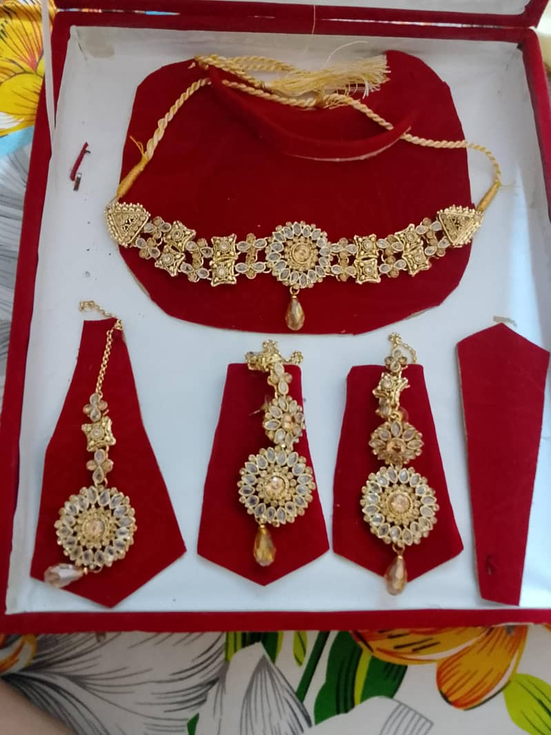 Necklace 0
