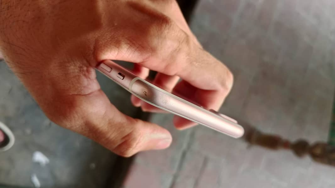 Apple iPhone 7 Plus 4