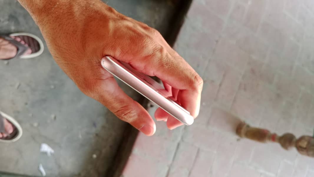 Apple iPhone 7 Plus 5