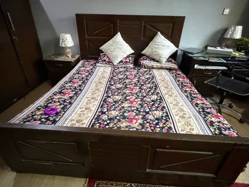 Bed set with dressing 0