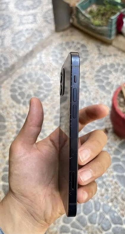 Apple iPhone 12 2