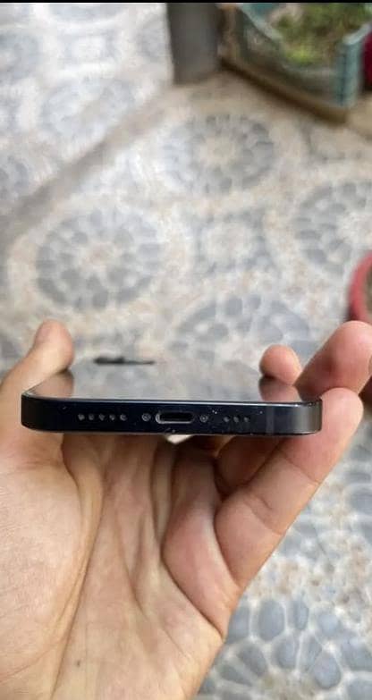 Apple iPhone 12 3