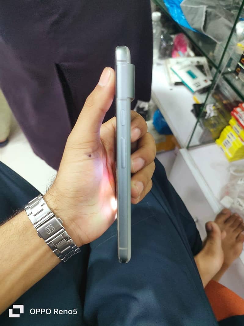 Google Pixel 8 1