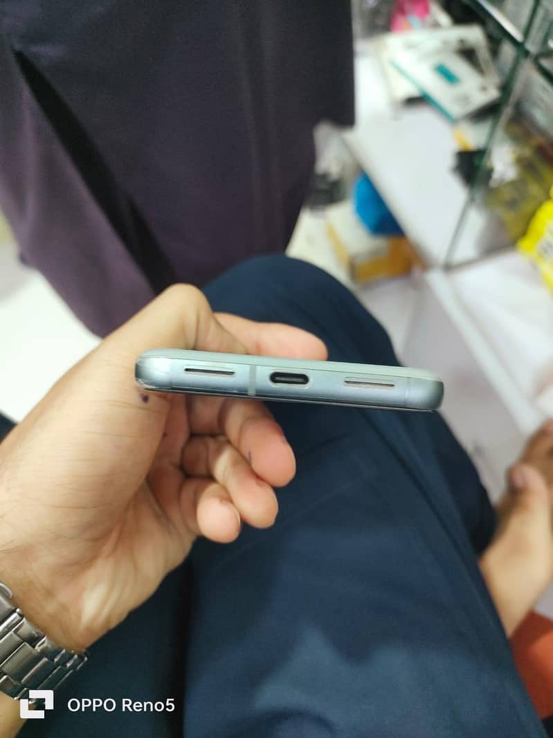 Google Pixel 8 2