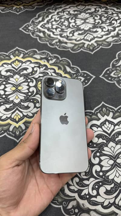 Apple iPhone 13 Pro minor dot