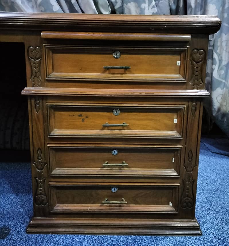 Large Office Table with 2 Chairs Good Condition 1