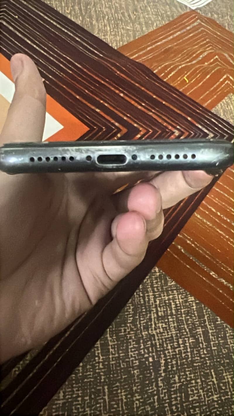 Apple iPhone 11 3