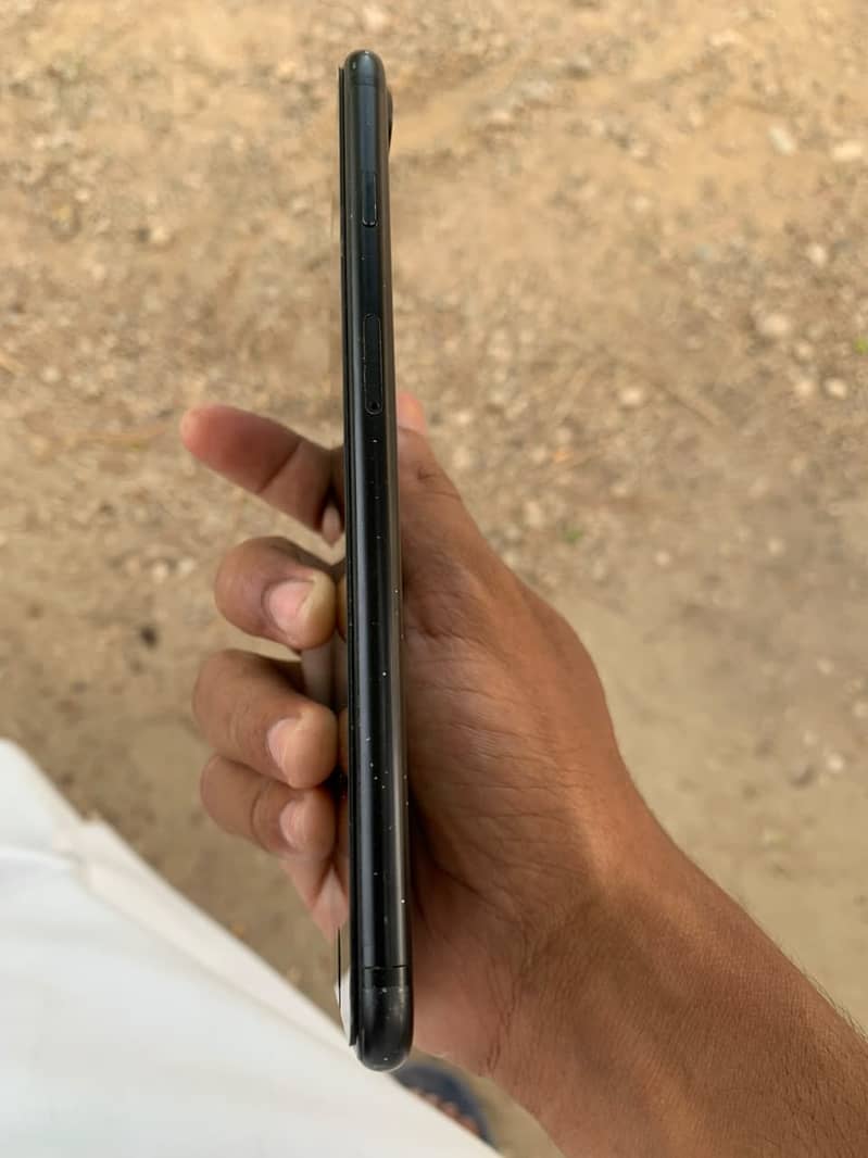 Apple iPhone 7 Plus 2