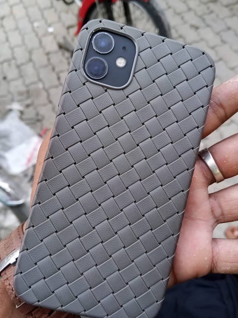 Apple iPhone 11 0