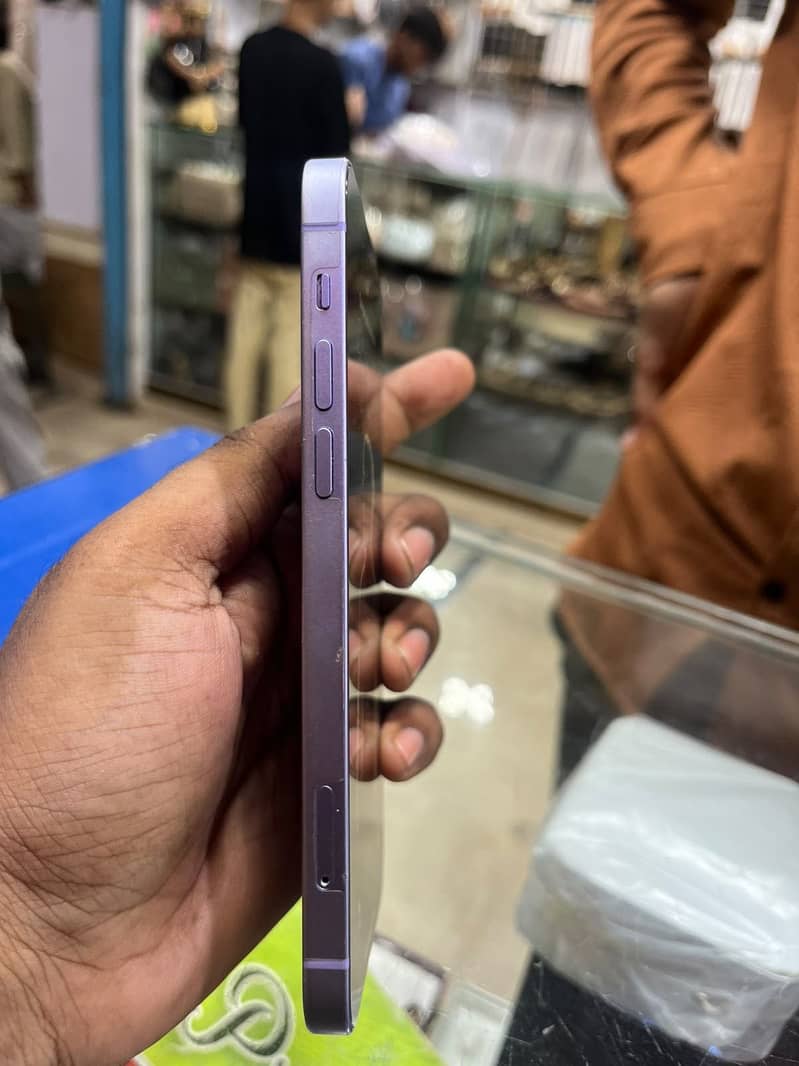 Apple iPhone 12 1