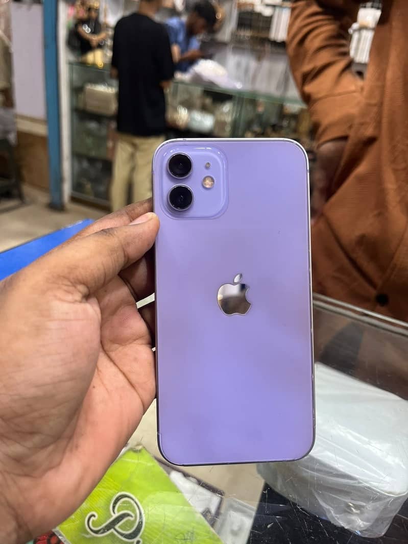 Apple iPhone 12 2