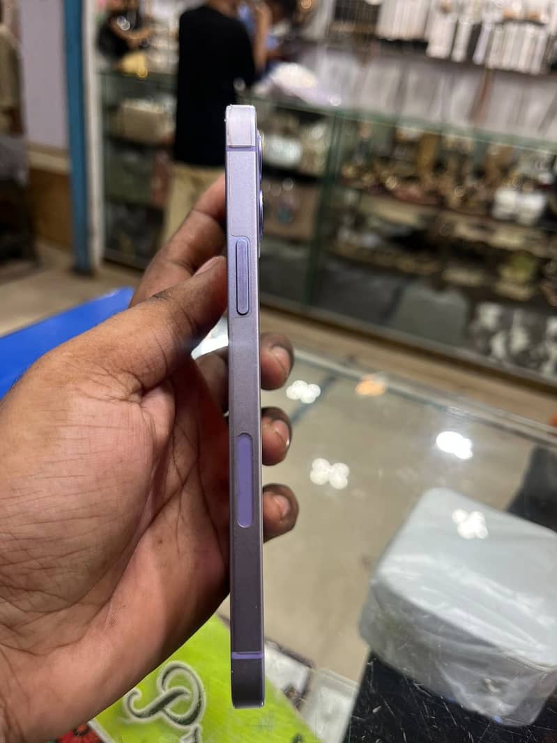 Apple iPhone 12 3