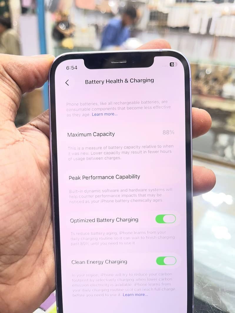 Apple iPhone 12 4