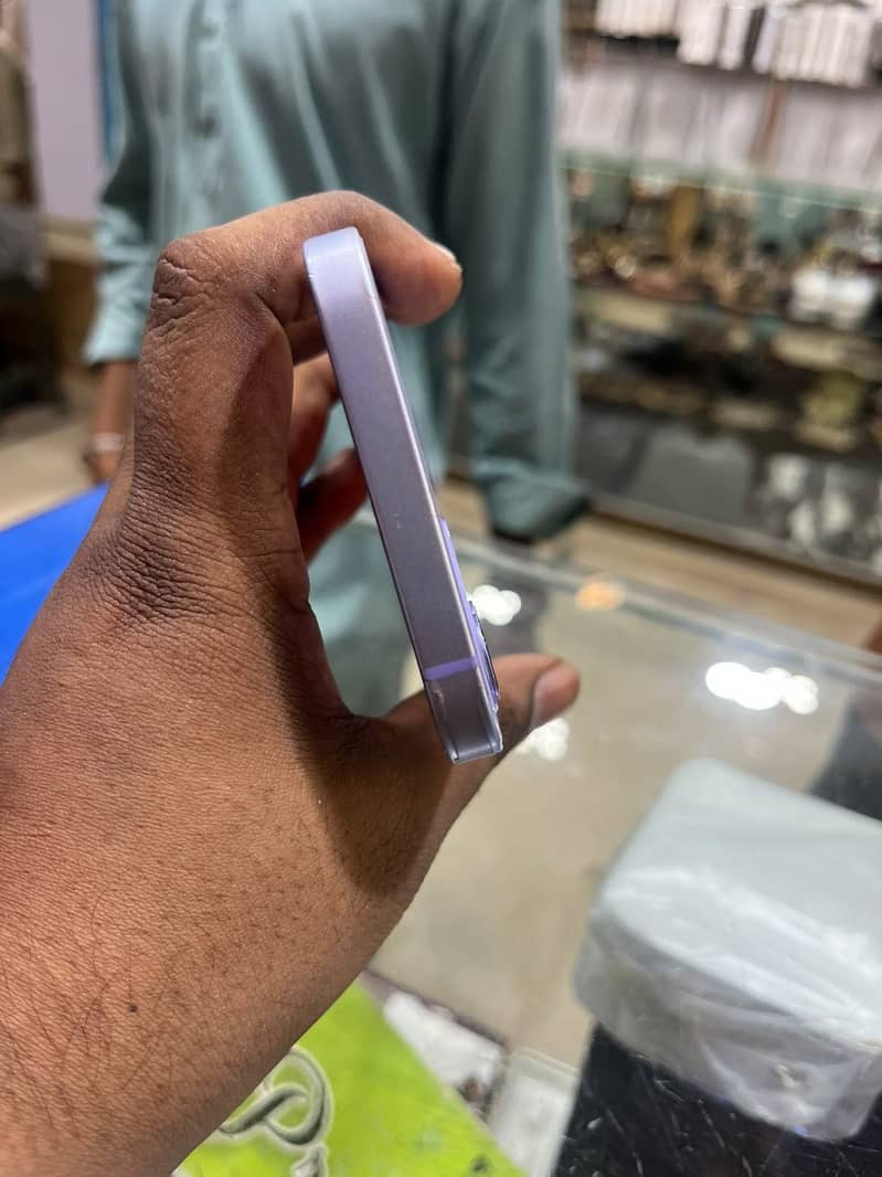Apple iPhone 12 7