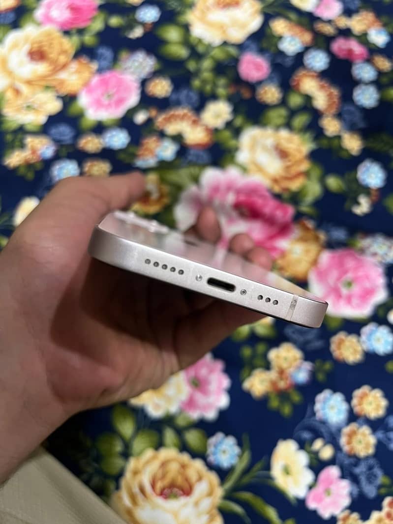 Apple iPhone 13 3