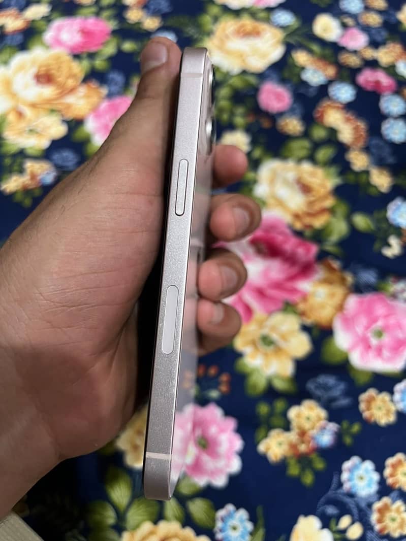 Apple iPhone 13 6