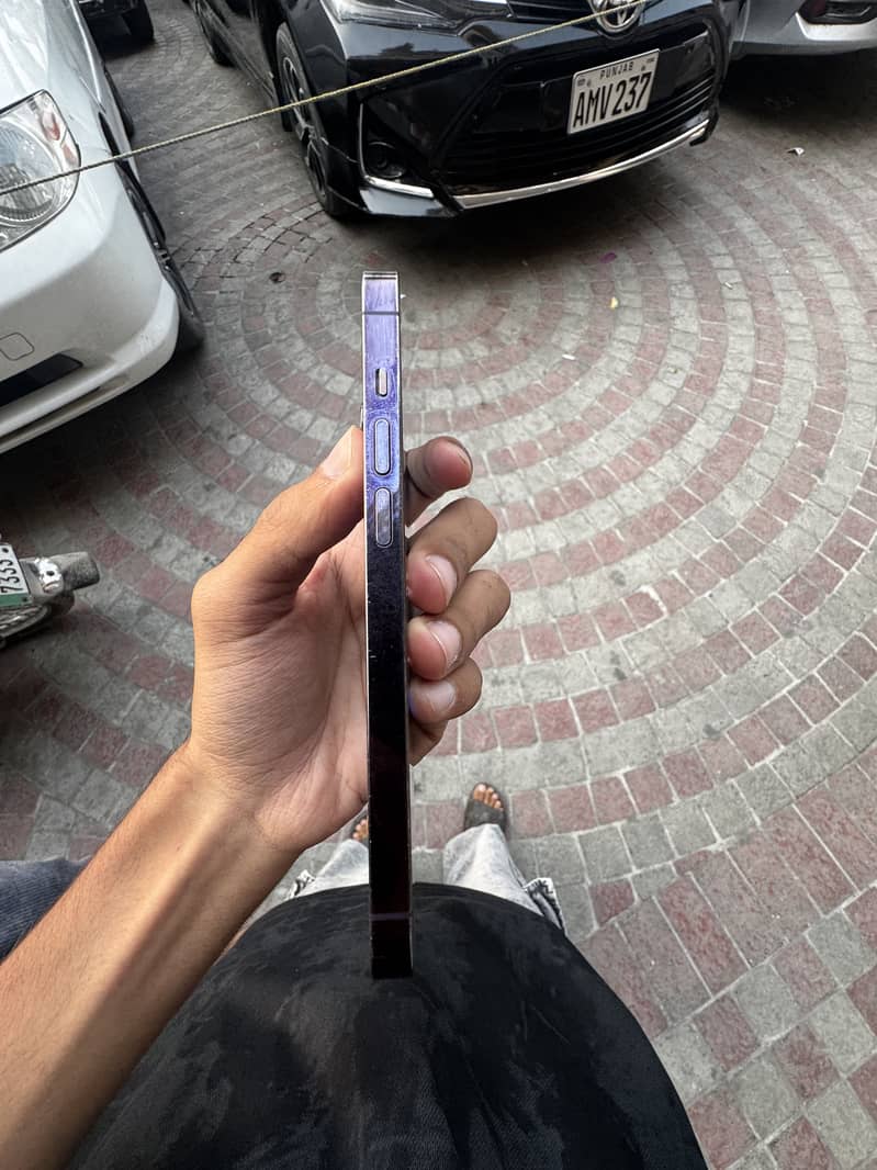 Apple iPhone 14 Pro 2