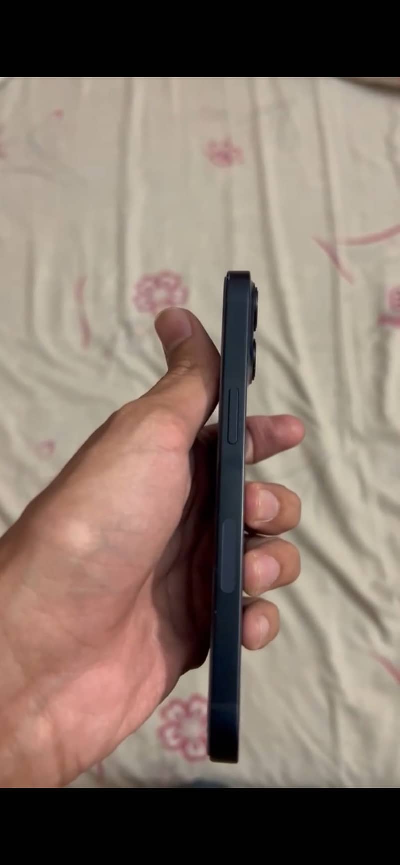 Apple iPhone 13 4