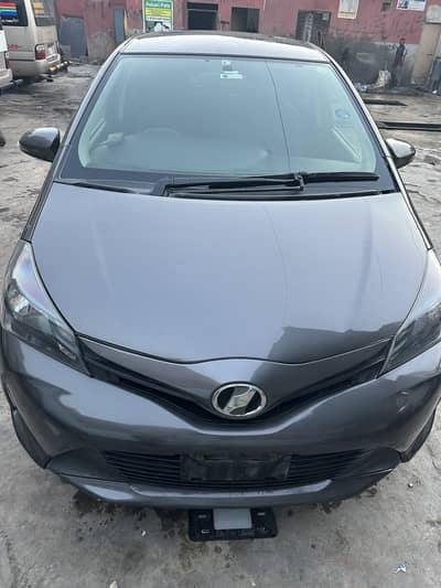Toyota Vitz 2015