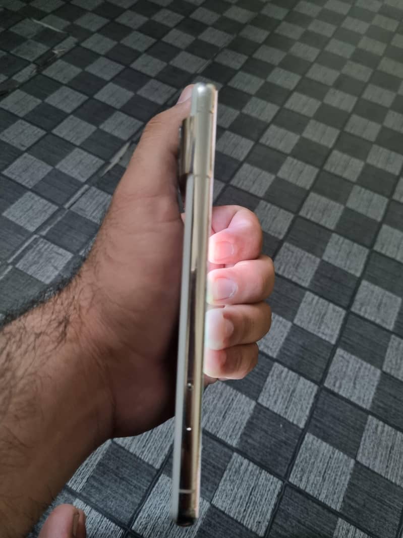 Google Pixel 8 Pro 4