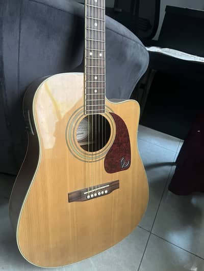 Epiphone Semi-Accoustic Guitar: Great Condition, Sunburst Finish