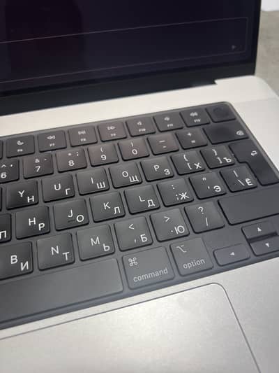 Macbook m4 16 inch 24/512