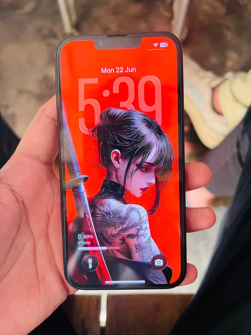 Apple iPhone 16e 2