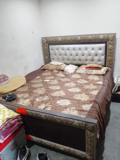 bed dressing table showcase 2 tak