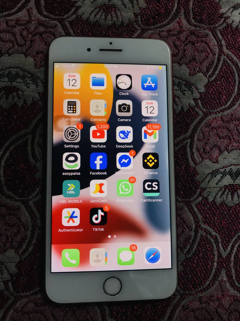 Apple iPhone 7 Plus 0